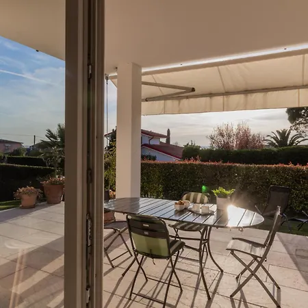 Bardolinolungolago Di Garda • Piscina • Parking ברדולינו