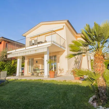 Bardolinolungolago Di Garda • Piscina • Parking Μπαρντολίνο